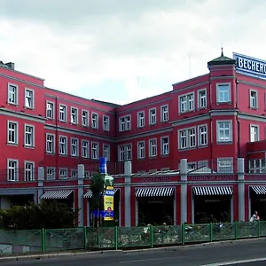 https://apartmany-becherplatz.marianskelaznehotels.net